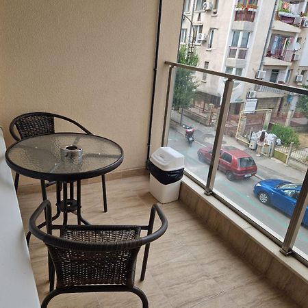 De Ja Vu 54 Apartman Burgasz Kültér fotó